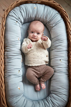 Babynest 2. generasjon Cool Summer broderi Pearl Blue bakside