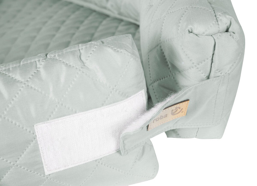 Babynest 3-i-1 Style Frosty green montert på gulvet