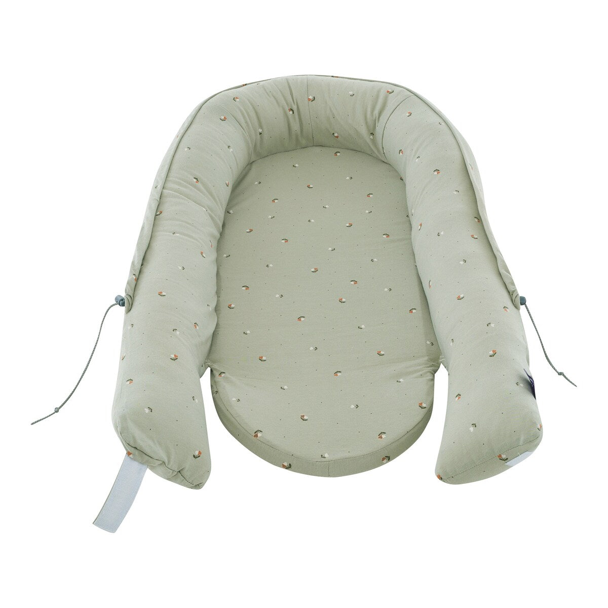 Babynest Home Premium fra fødsel montert i foreldreseng