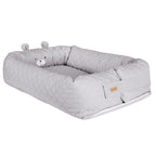 Babynest Style grå med bjørnemotiv - roba forfra