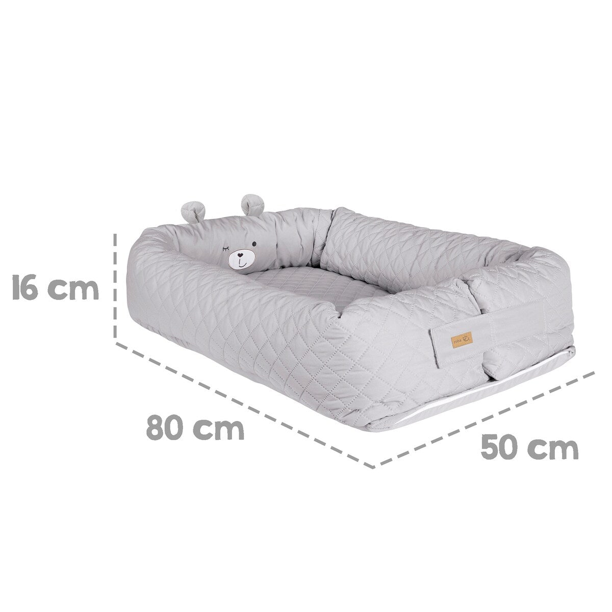 Babynest Style grå med bjørnemotiv - roba montert på sofa