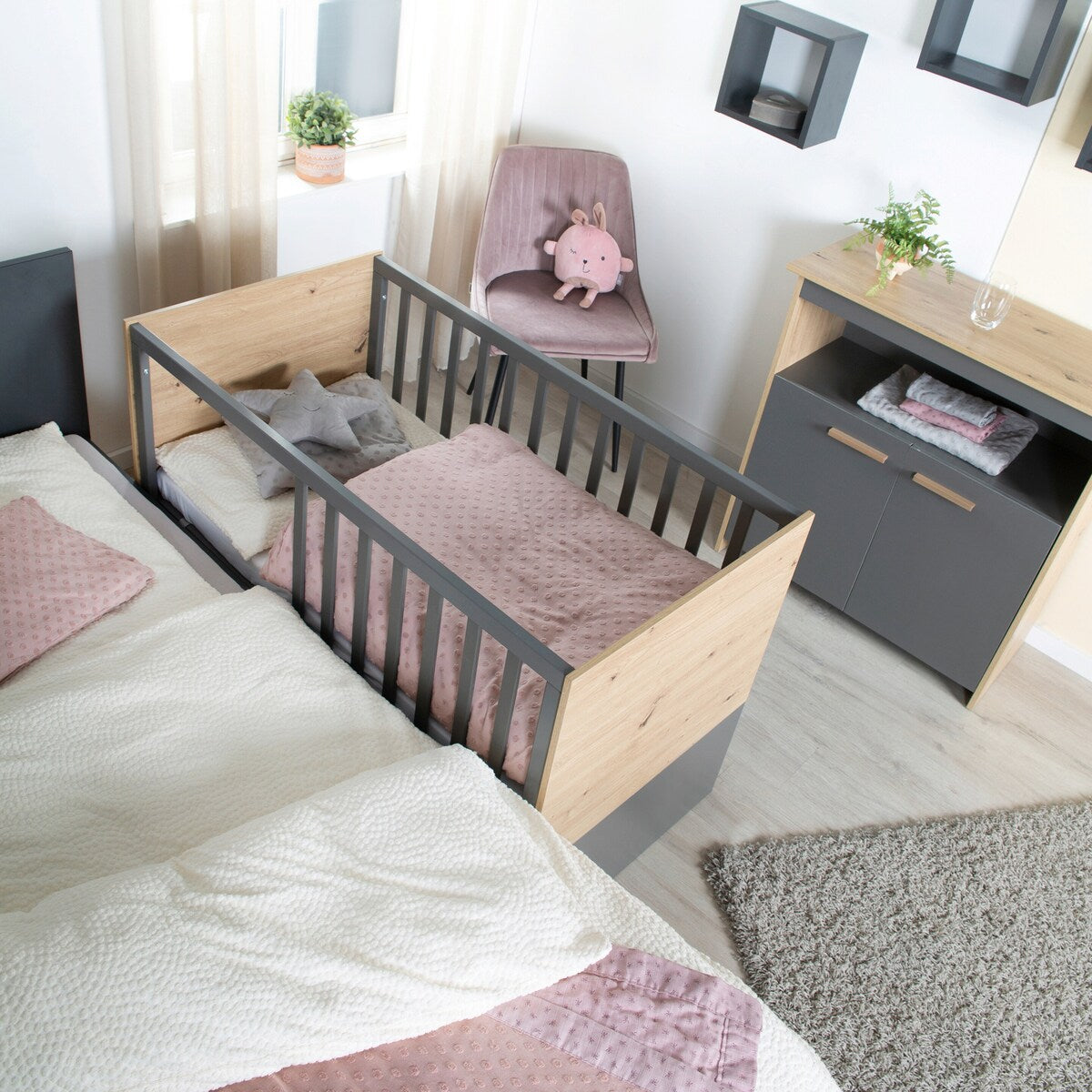 Detalj av Babyseng og bedside crib 60x120 cm Anna 2-i-1 treverk