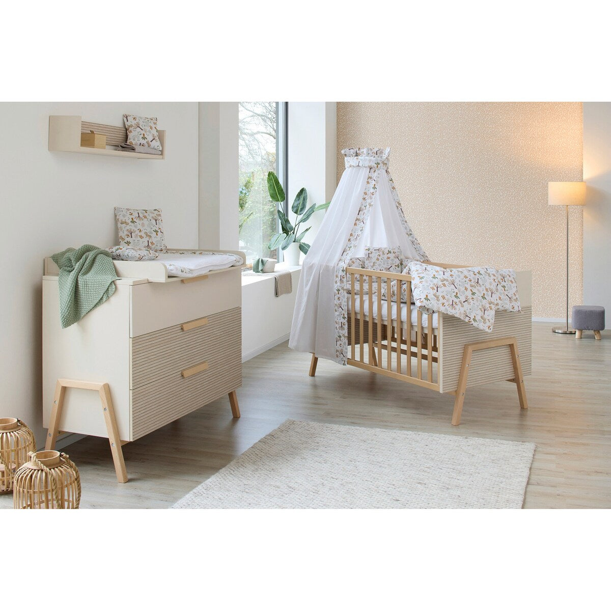 Babyseng og stellekommode Happy 0-6 år, 2-delers sett forfra
