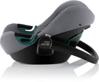 Babystol i-Size fra fødsel til 15 mnd Frost Grey - Britax Römer Baby Safe 3 montert i bil