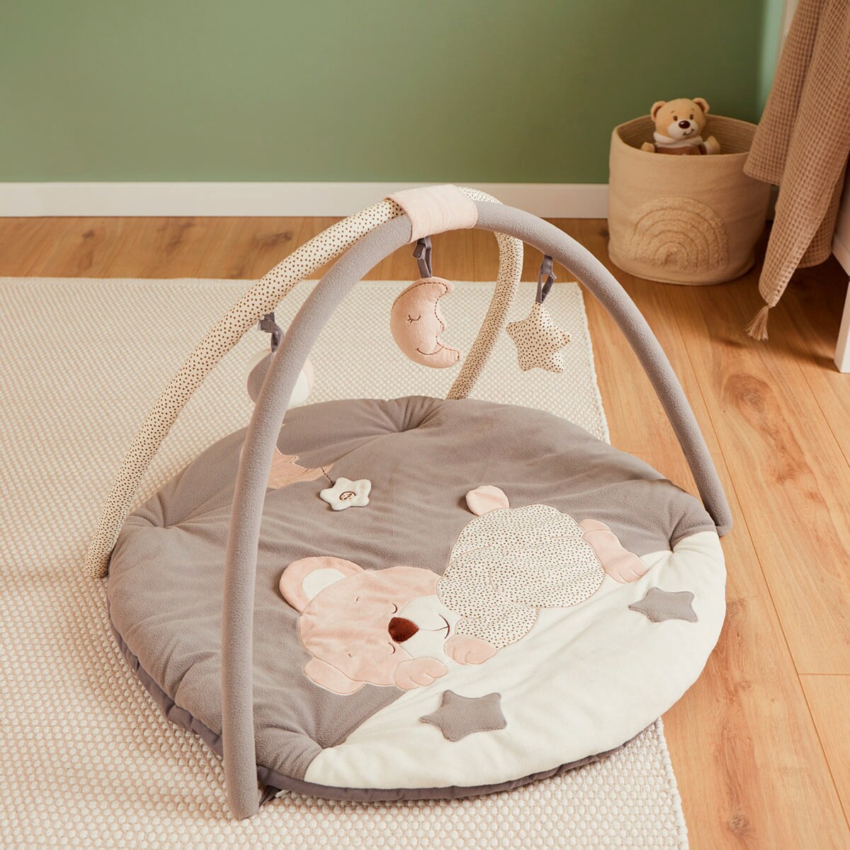 babyteppe med aktivitetsbue plysj 90x90 cm med barn