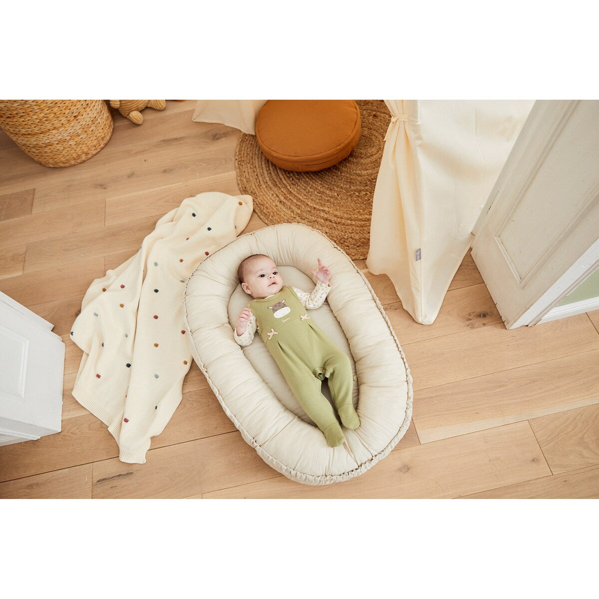 Babyteppe Dots strikket bomull 80x100 cm nærbilde av stoffets struktur