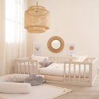 Babyteppe med prikkemønster 80x80 cm frosty almond bakside