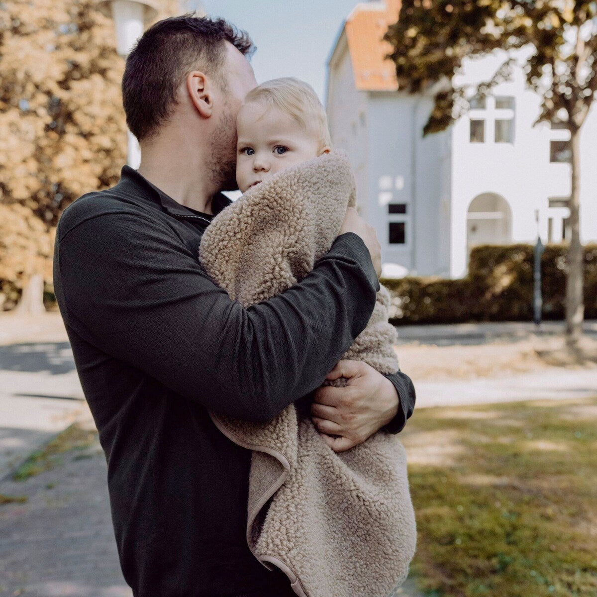 Babyteppe i merinoull-teddy 75x95 cm fra emma & noah lagt ut