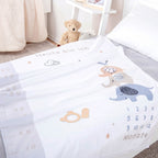 Babyteppe i mikrofiberplysj med milepælskort 75x100 cm - Baby Best