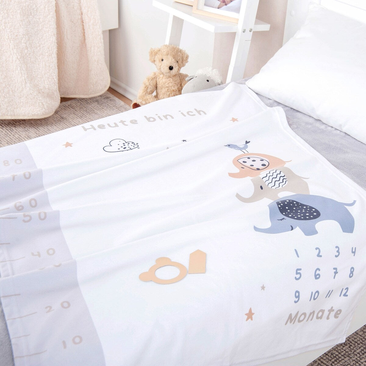 Babyteppe i mikrofiberplysj med milepælskort 75x100 cm - Baby Best