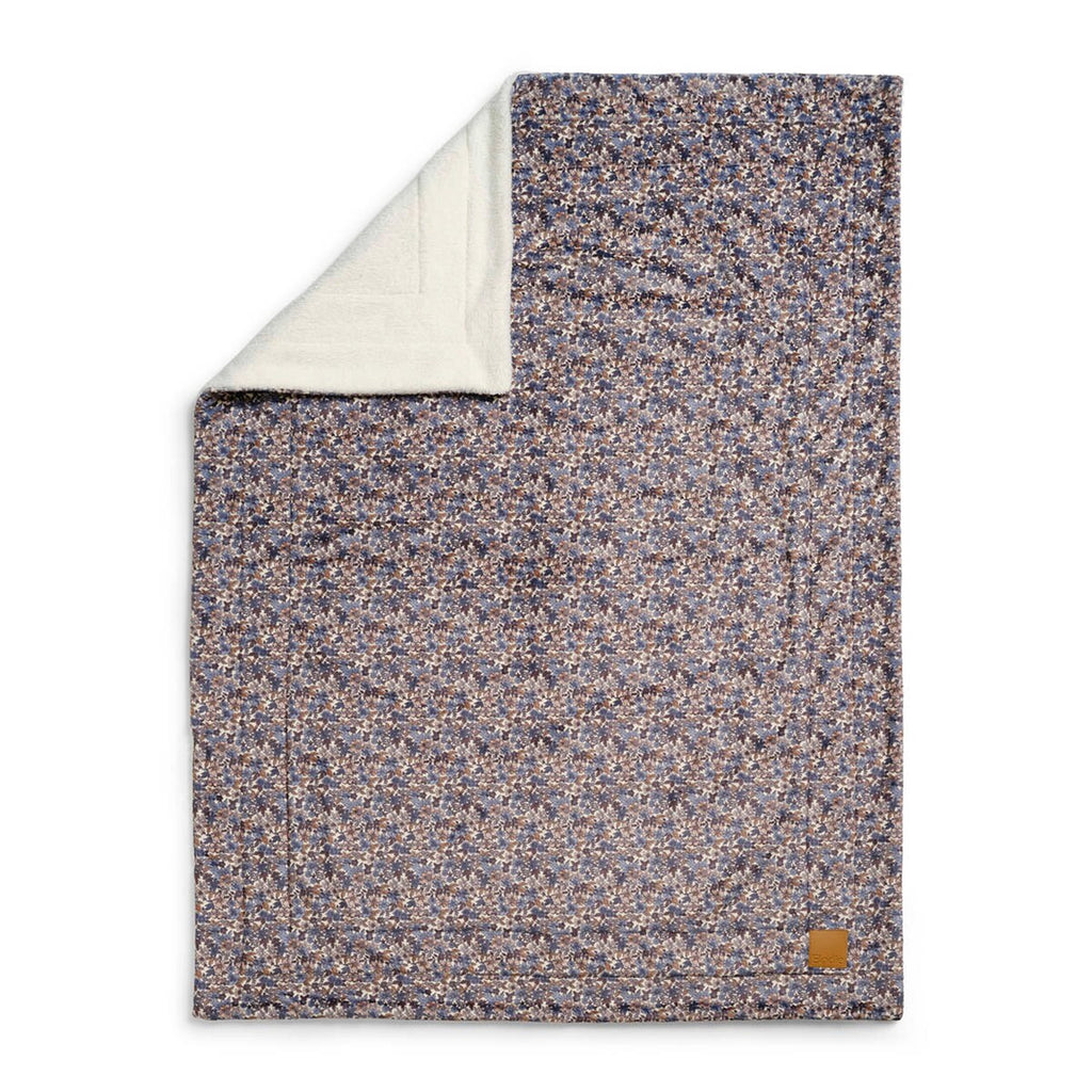Babyteppe Pearl Velvet 75x100 cm Blue Garden forfra