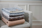 Detalj av Babyteppe Pearl Velvet 75x100 cm Blue Garden tekstur