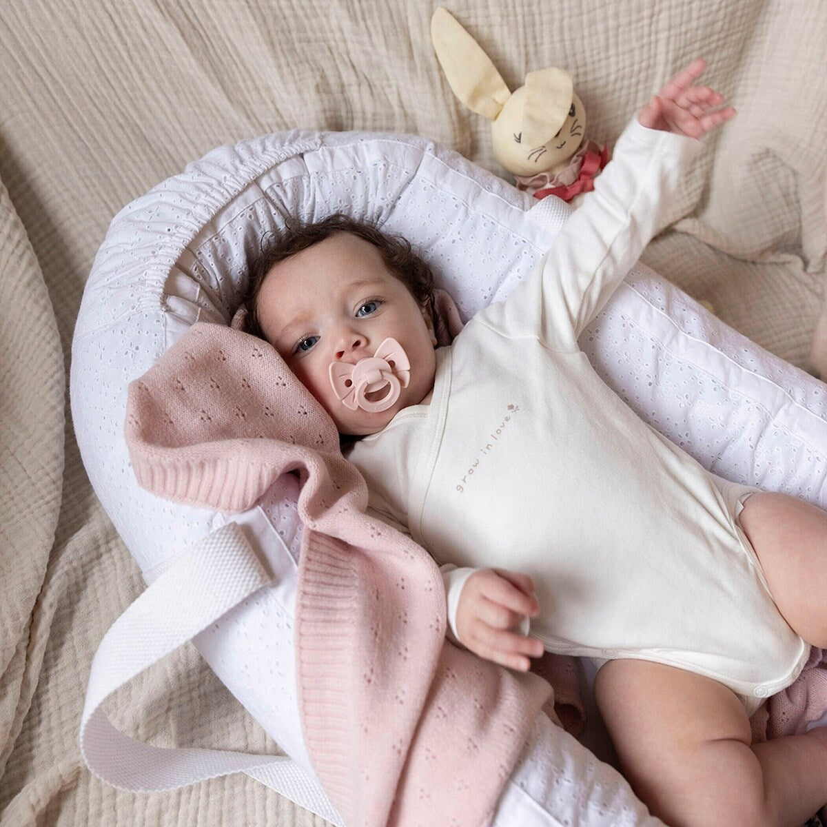Babyteppe pointelle Misty Pink montert i barnevogn