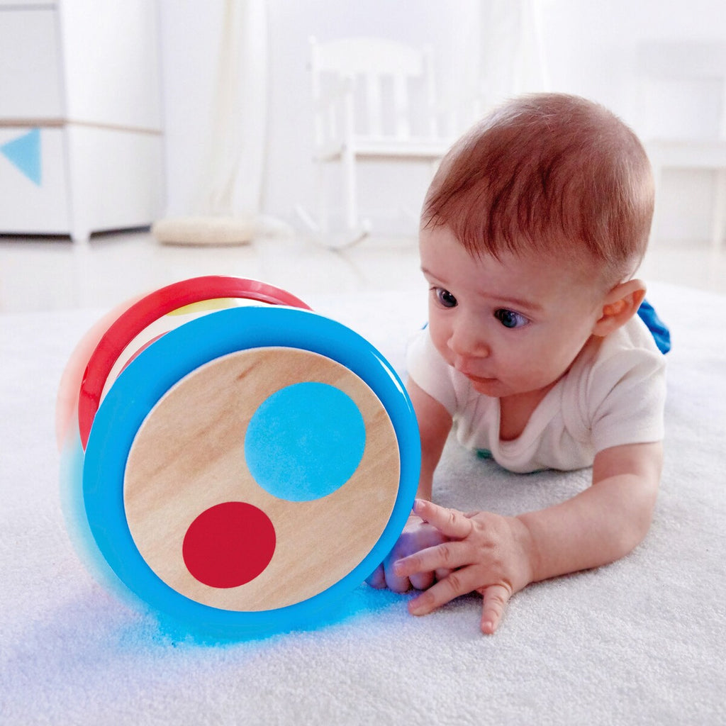 Babytromme med lyd og rulling fra 6 mnd detalj