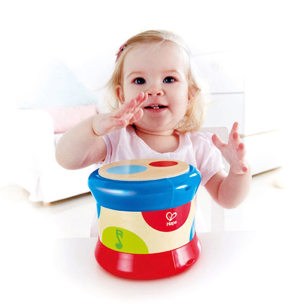 Babytromme med lyd og rulling fra 6 mnd montert