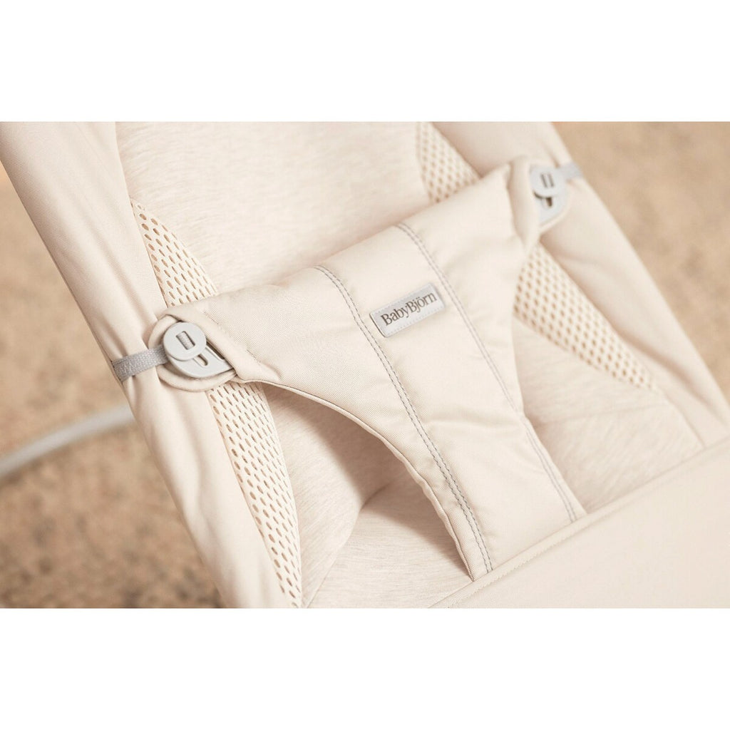 Babyvipp Balance Soft Tri-Fabric i sammenklappet tilstand