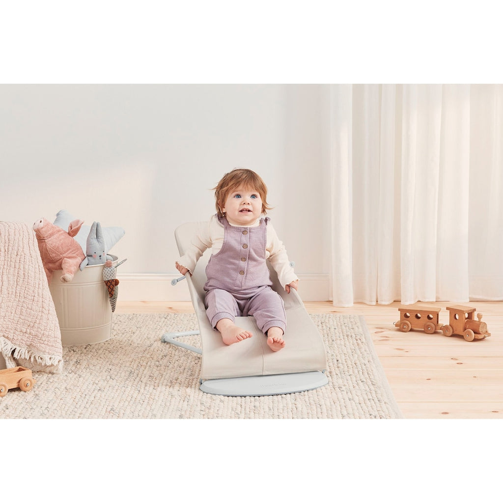 Babyvipp Bliss 3D jersey med lekebøyle på gulv