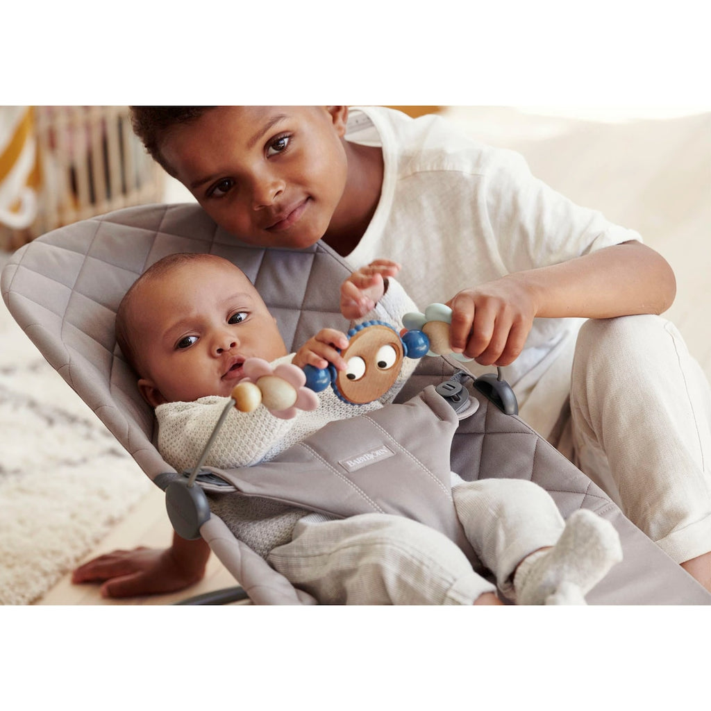 Detalj av lekebøyle på Babyvipp Bliss mesh