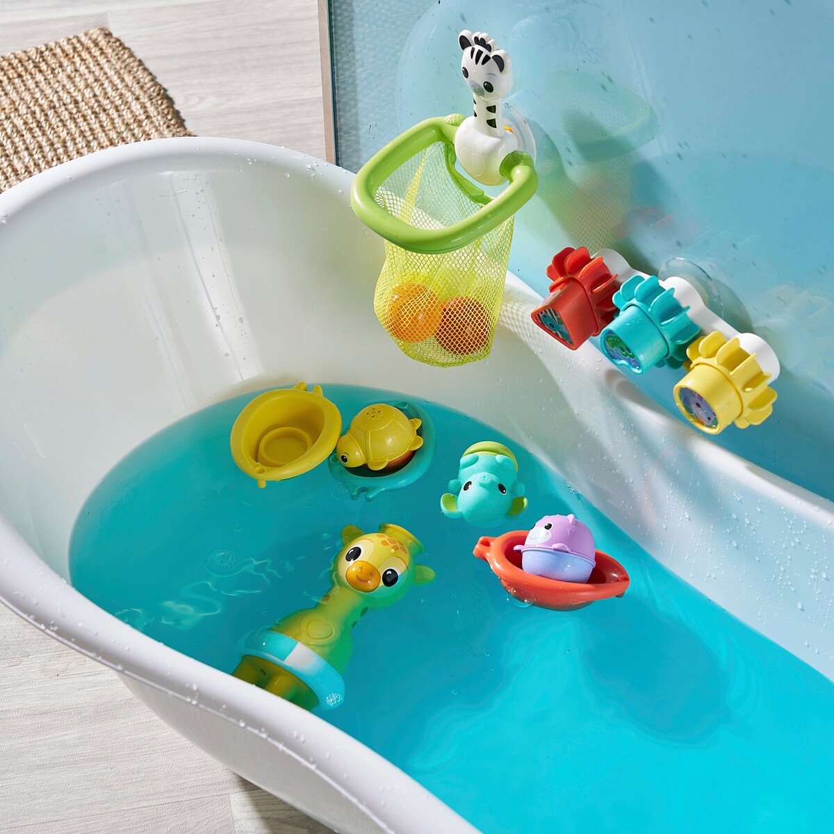 Badesett med 6 leker for barn fra 12 mnd - VTech nærbilde av sprutefunksjon