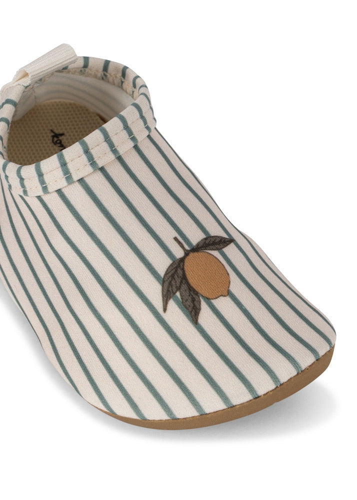 Badesko Aster Tea Stripe UPF 50+ str. 20-21 montert på barn