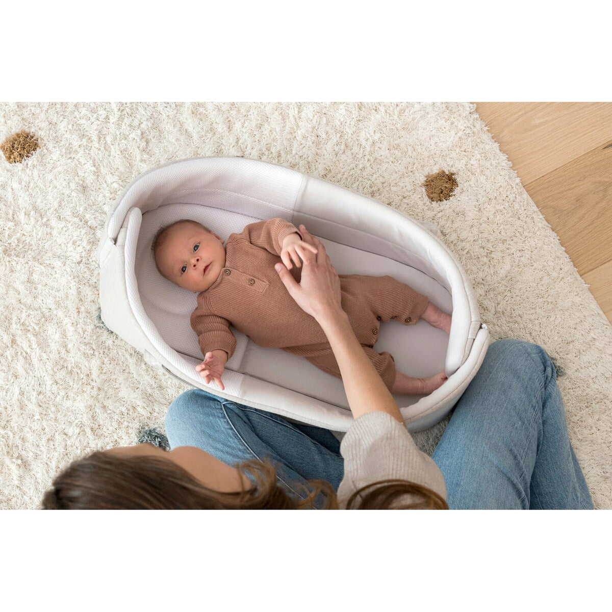 Bærbart babynest Nest'n Go 70x32 cm med bæreveske med åpninger for bleieskift