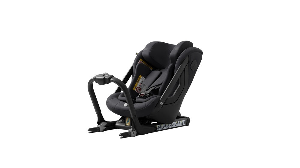 Bakovervendt bilstol One 3 ISOFIX 61-125 cm Axkid forfra