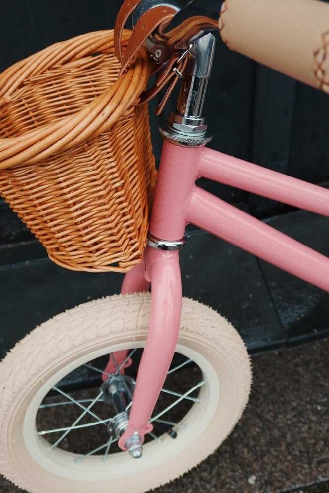 Detalj av kurv på Balansesykkel 12" med kurv fra 3 år, rosa