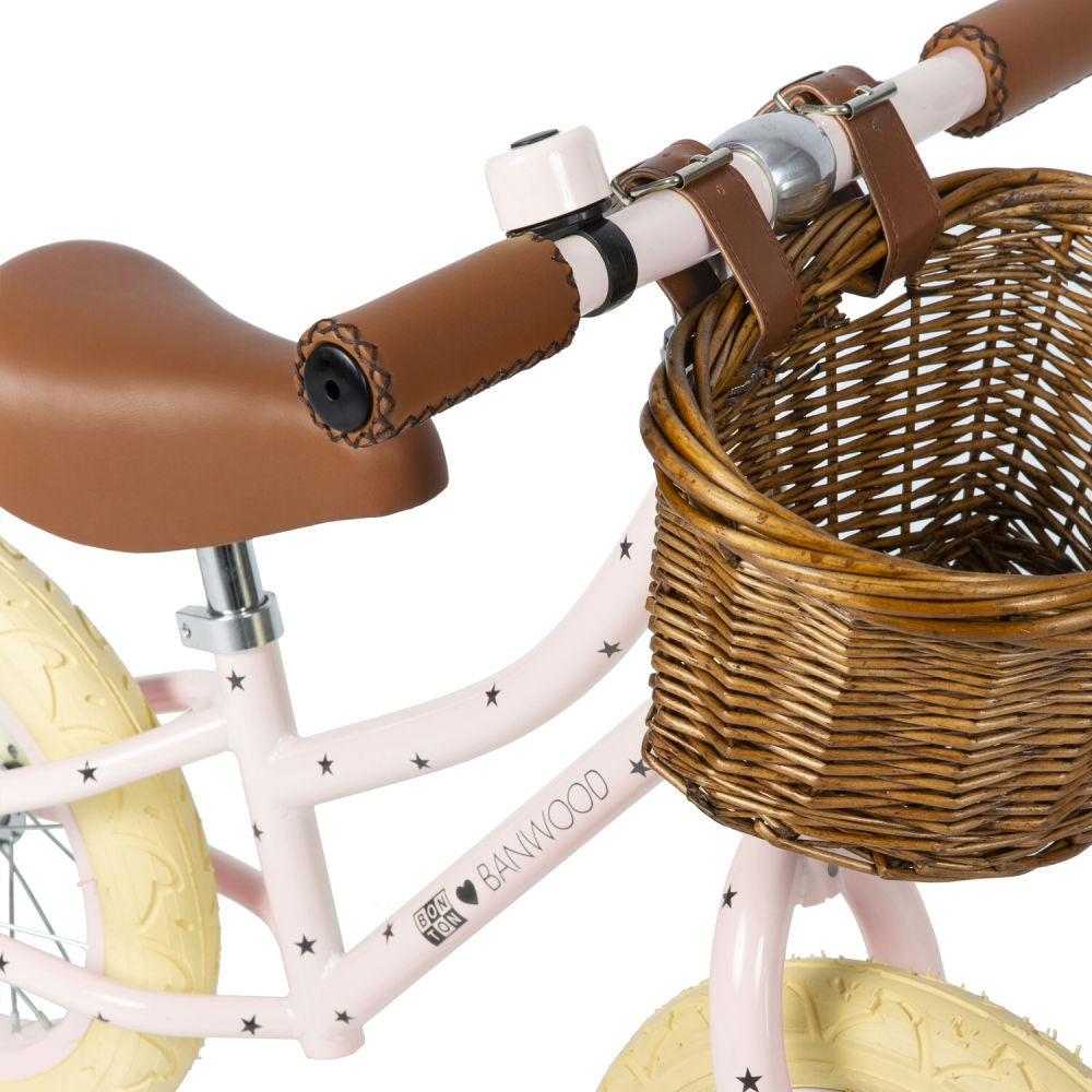 Detalj av kurv på Balanssykkel First Go Bonton R 12 tommer rosa med kurv