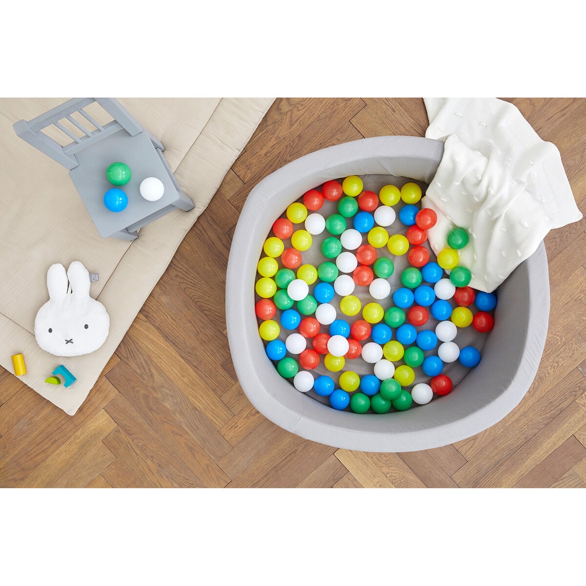Ballbassengballer 100 stk Ø 6 cm i 5 farger bakside