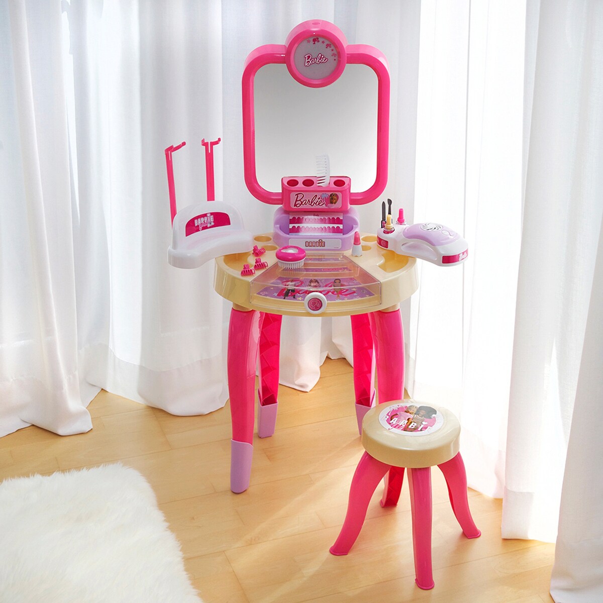 Barbie skjønnhetsstudio Happy Vibes med neglеtørker bakside