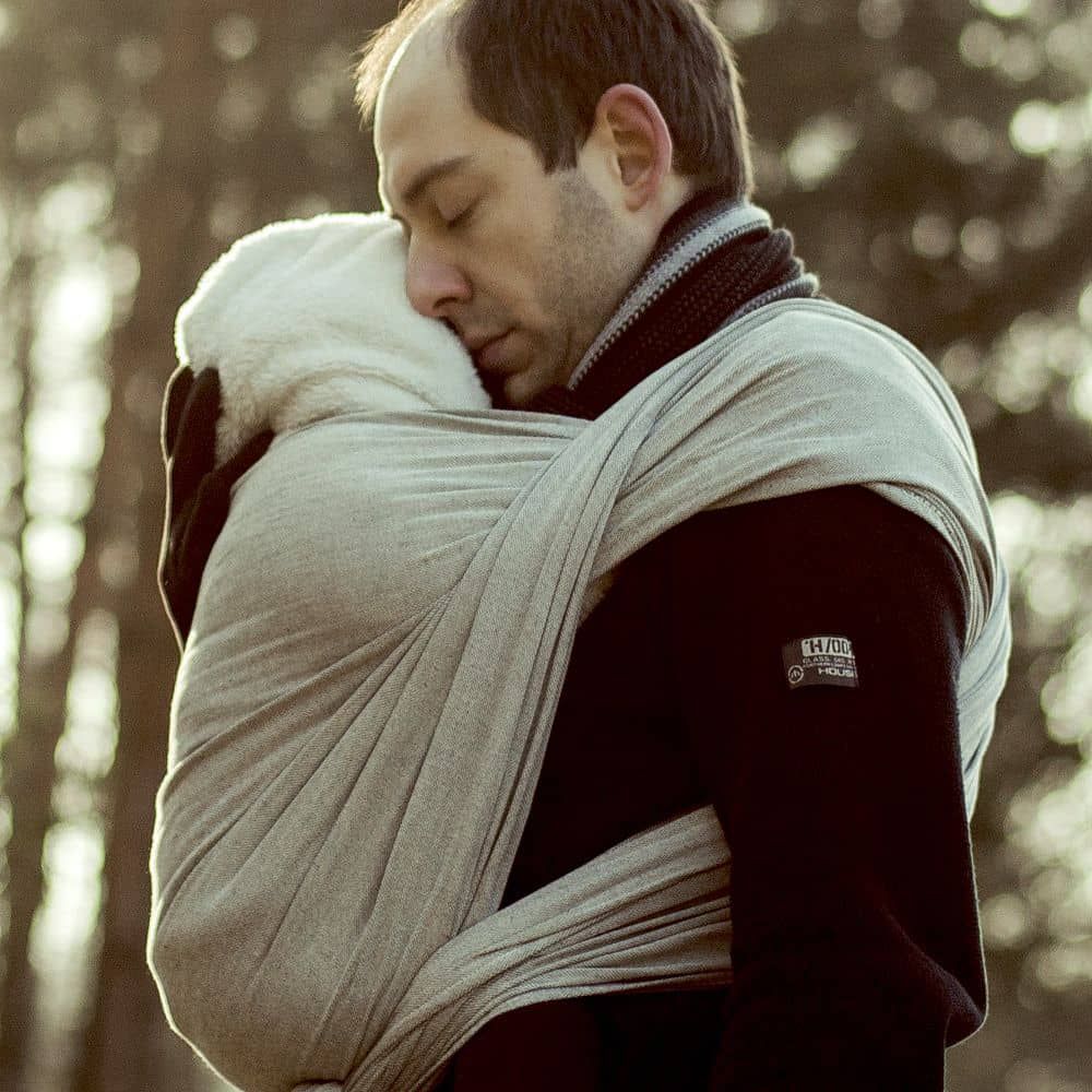 Bæresjal økologisk bomull 68 x 470 cm, 3,5-20 kg - Didymos i bruk utendørs