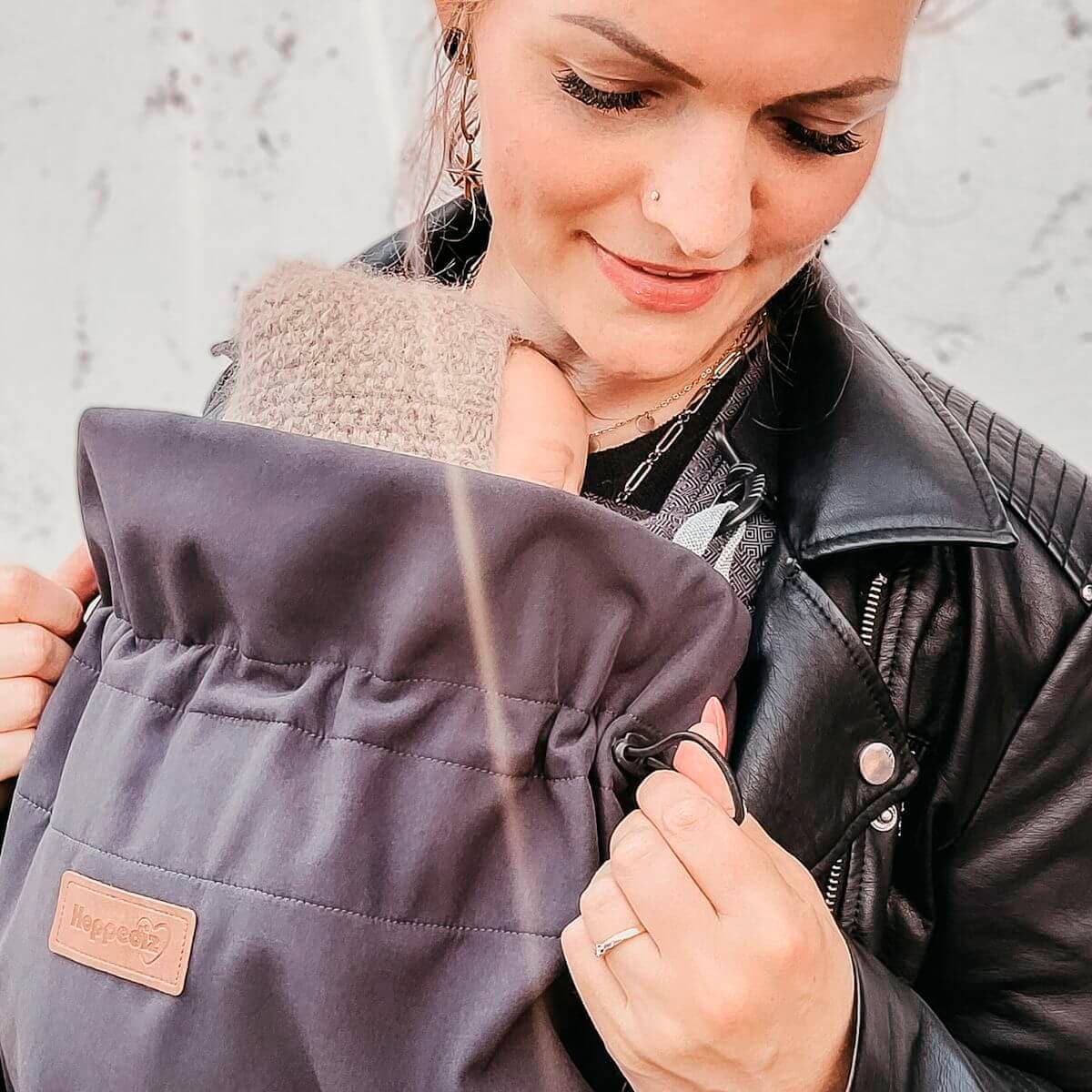 Bæretrekk softshell universaltrekk for bæresele detalj av materiale