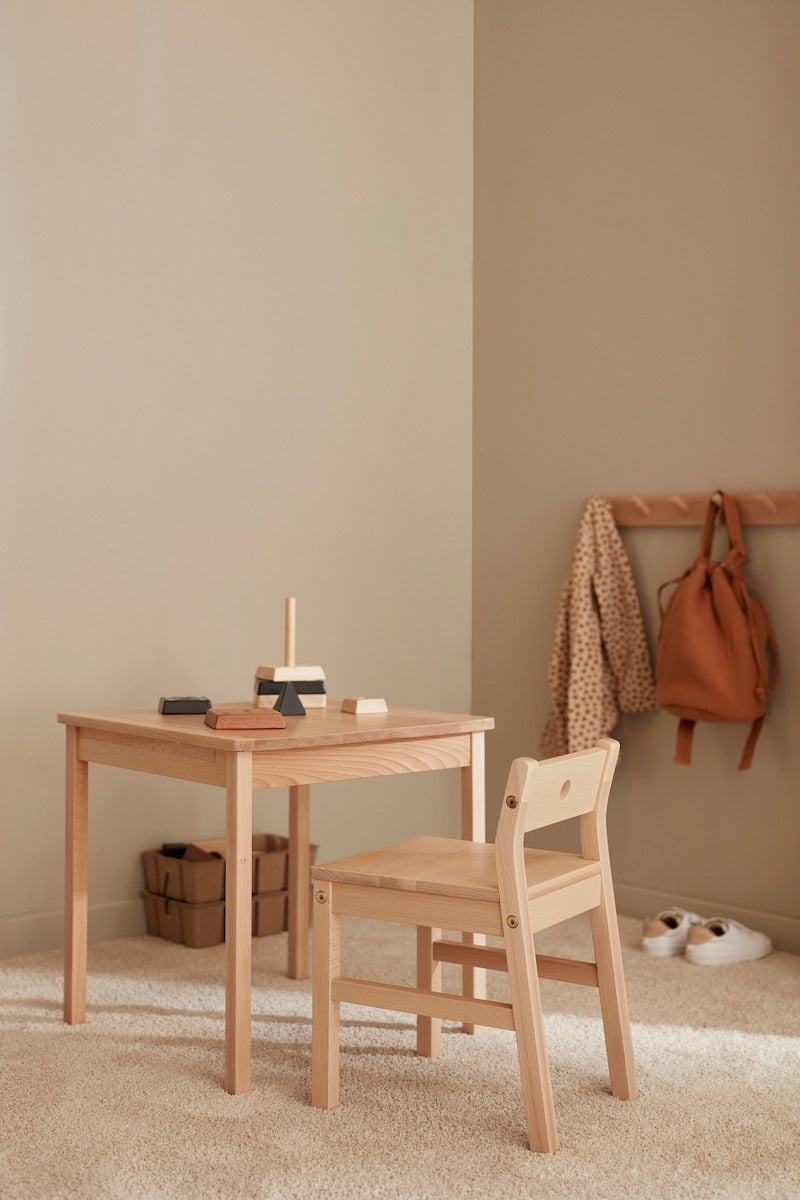 Barnebord Saga i bøk 45x45x48,5 cm bakside