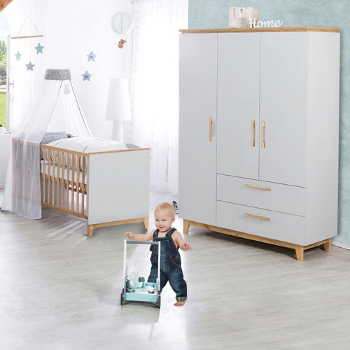 Bakside av Barnegarderobe 3 dører Caro med massivtrehåndtak
