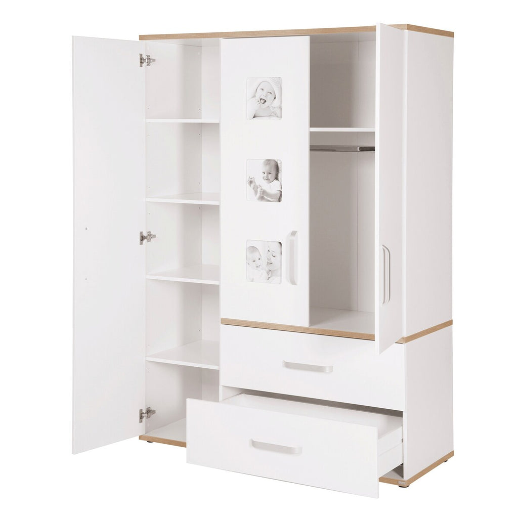 Bakside av barnegarderobe 3 dører Pia med soft close og bilderamme