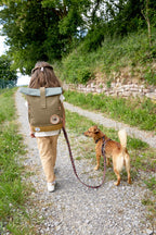 Barnehagesekk med rolltop 9-11L Nature oliven reflekser