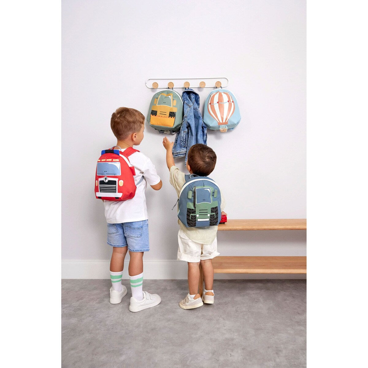 Barnehagesekk Tiny Backpack Drivers 3,5 l med 3D-detaljer - Lässig