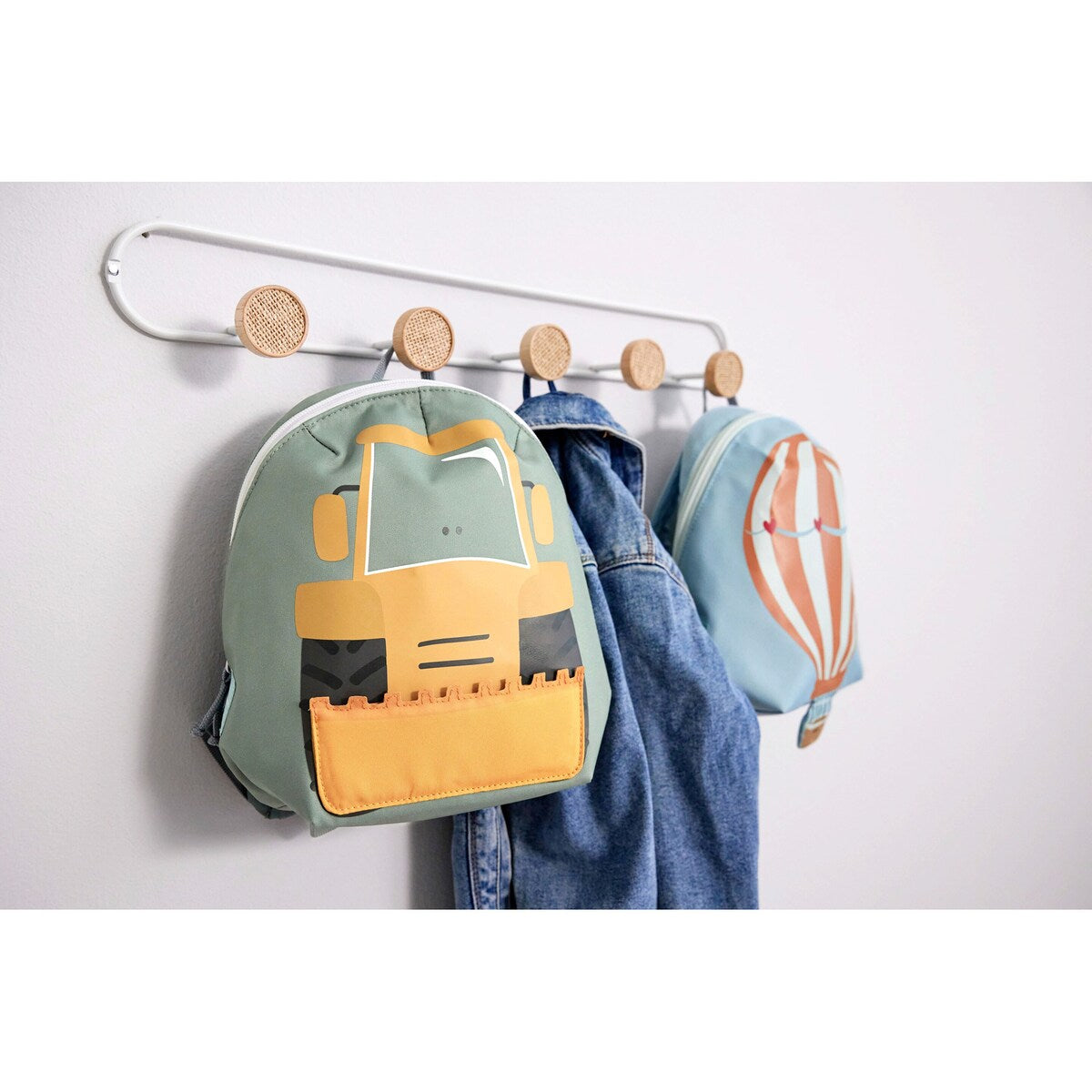 Barnehagesekk Tiny Backpack Drivers 3,5 l med 3D-detaljer - Lässig