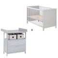 Barneromssett Hamburg med stellekommode og bedside crib forfra