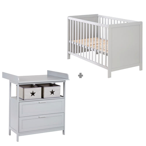 Barneromssett Hamburg med stellekommode og bedside crib forfra