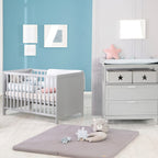 Barneromssett Hamburg med stellekommode og bedside crib bakside