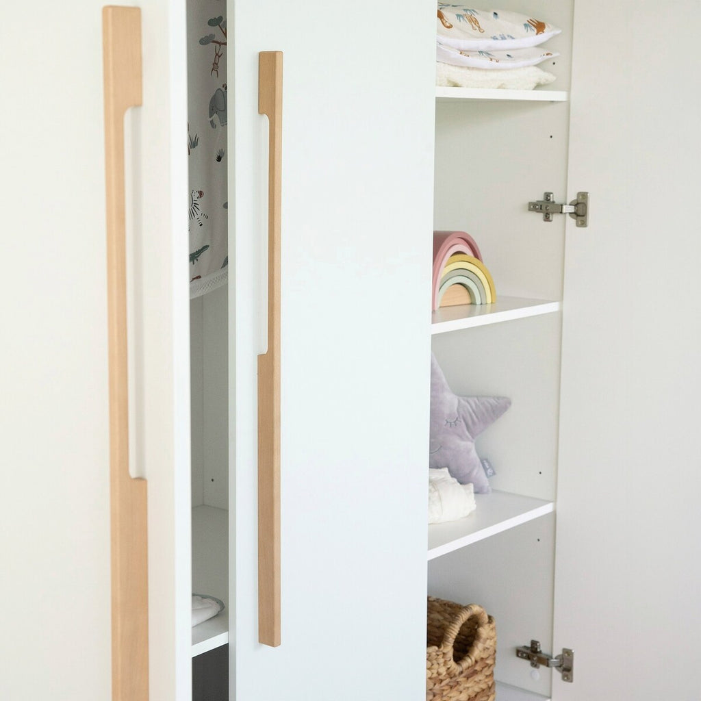 Barneromssett Lumo 3 deler med babyseng 70x140 cm garderobe åpen