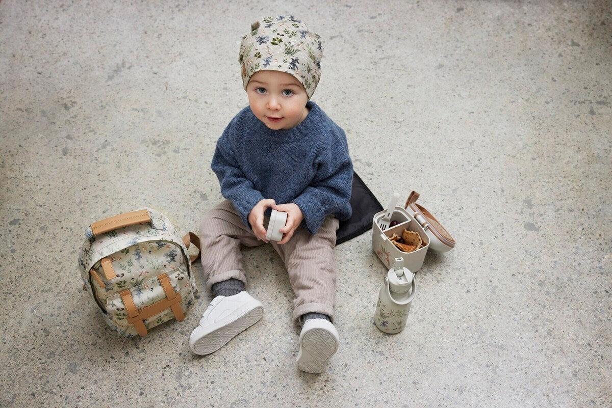 Barneryggsekk BackPack MINI Fairytale Forest montert på barn