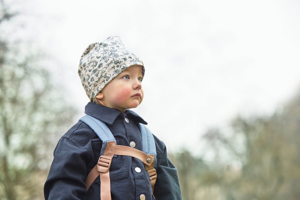 Nærbilde av sittepute til Barneryggsekk Backpack MINI Garden Leo