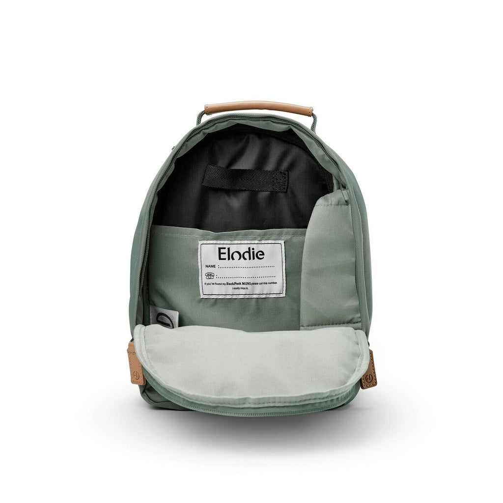 Detalj av magnetisk bryststropp på Barneryggsekk BackPack MINI Hazy Jade