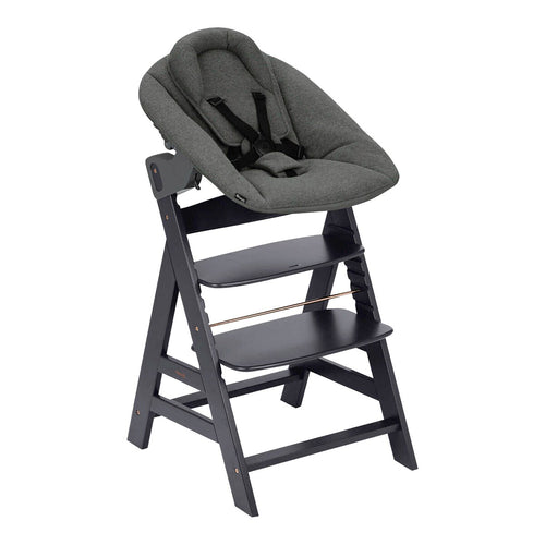Barnestol Alpha+ med newborn-sett i bøk forfra