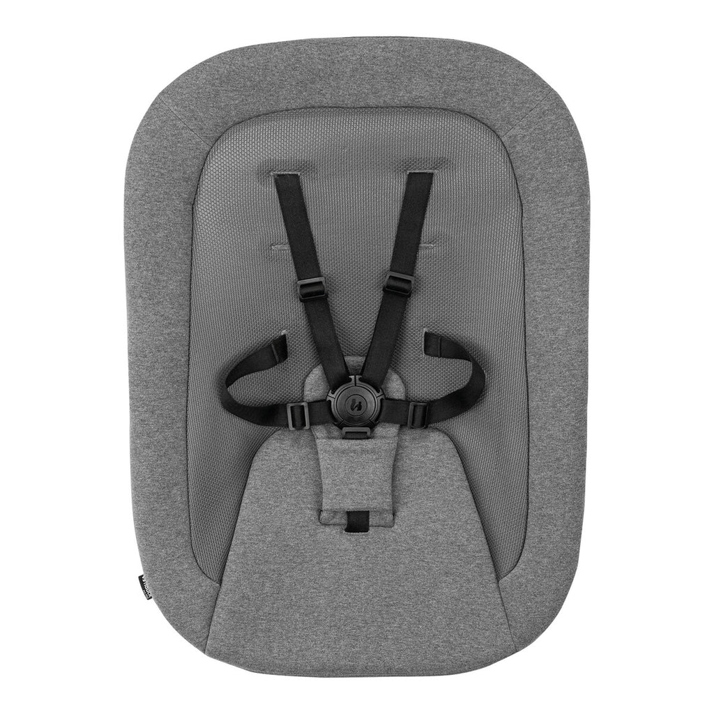 Barnestol Alpha+ med Newborn sett Pro med barn ved bord