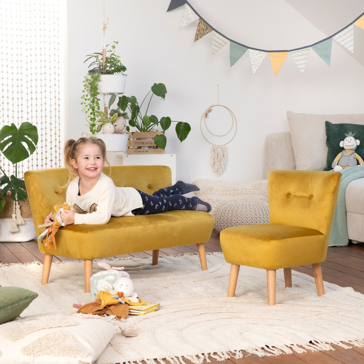 Barnestol Dolly i retrostil 41x50x54 cm - Max Winzer