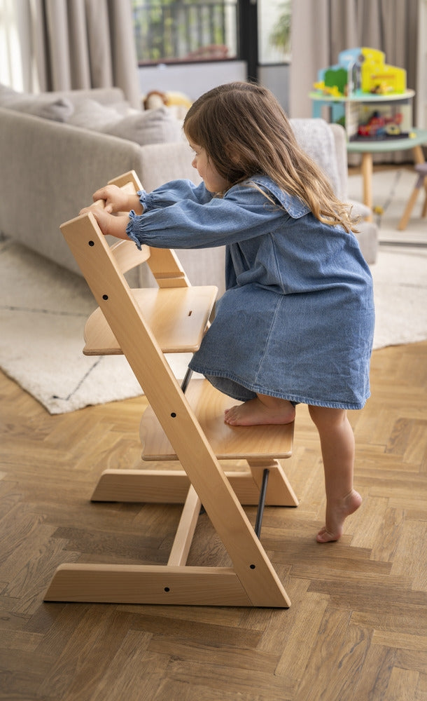 Nærbilde av treverket på Barnestol Tripp Trapp bøk natur inkl. Baby Set