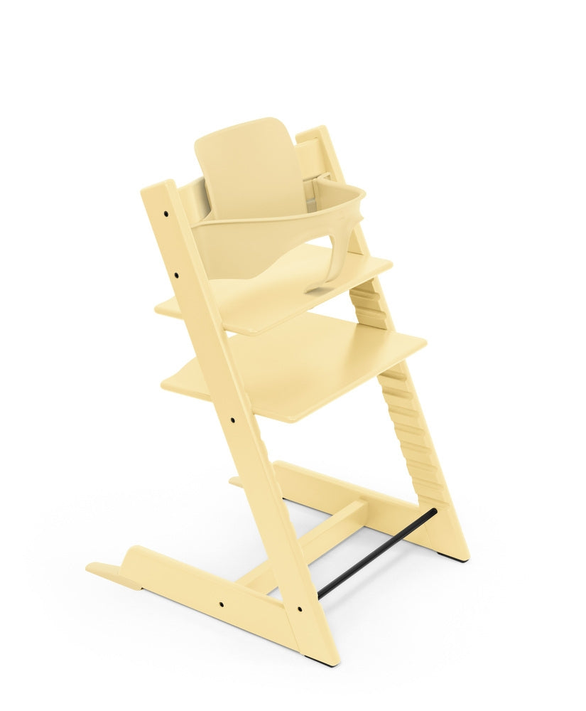 Barnestol Tripp Trapp Lemon Yellow montert ved spisebord